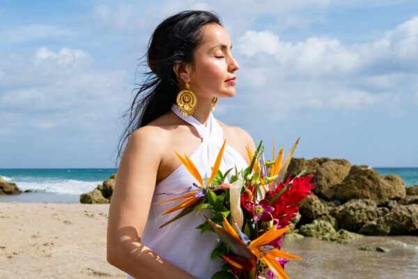 Tropical Hawaiian Bridal Inspiration Shoot