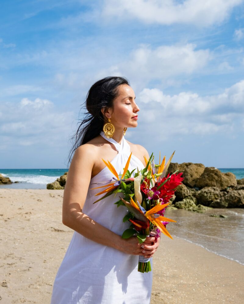 Tropical Hawaiian Bridal Inspiration Shoot